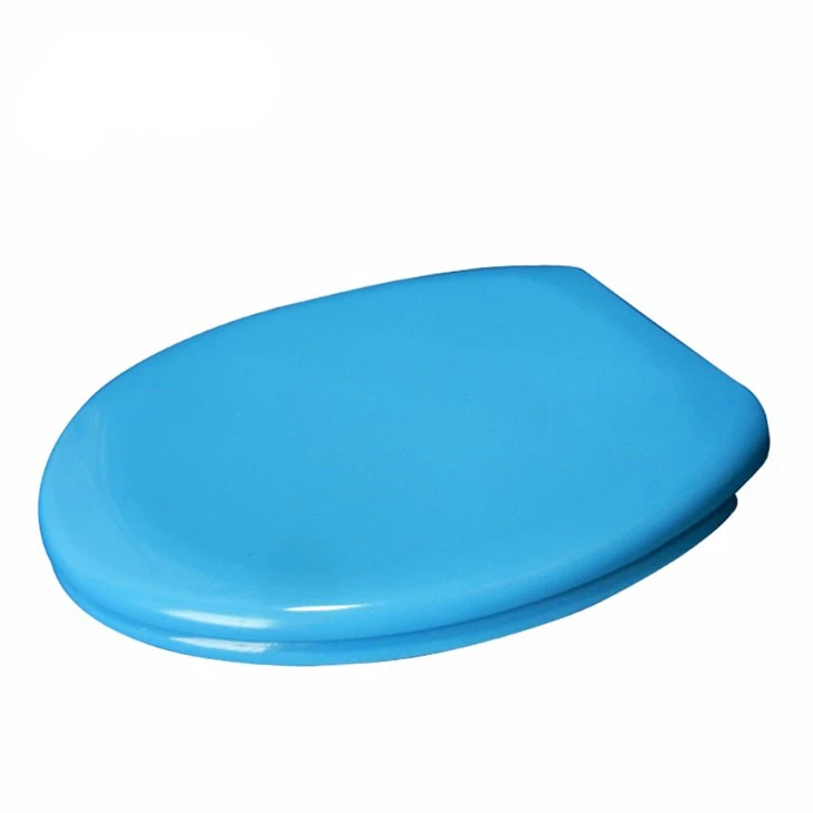 Blauer Toilettensitz mit Absenkautomatik